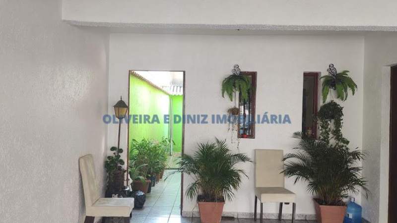 1122 - Casa com 2 Dormitorios, 1 Suite, 1 Banheiro,4 Vagas