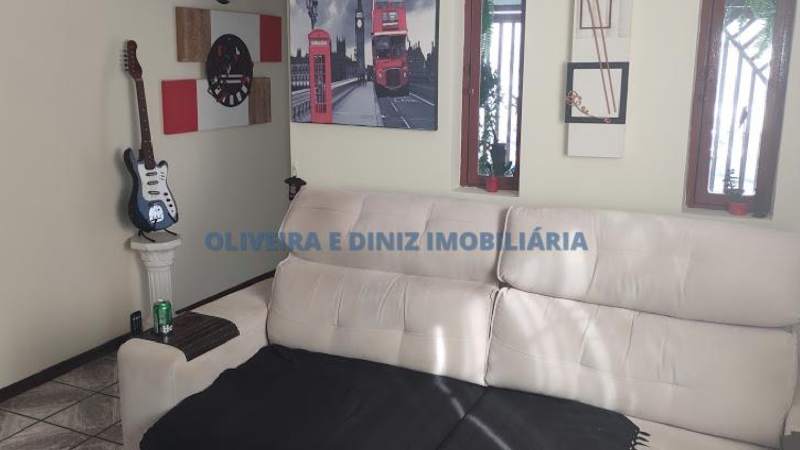 1122 - Casa com 2 Dormitorios, 1 Suite, 1 Banheiro,4 Vagas