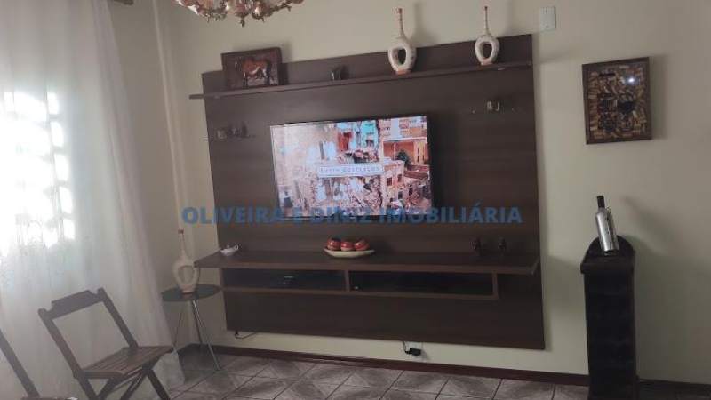 1122 - Casa com 2 Dormitorios, 1 Suite, 1 Banheiro,4 Vagas