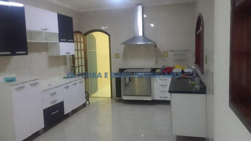 2261 - Sobrado em Osasco, bairro Jardim das Flores, espaçoso