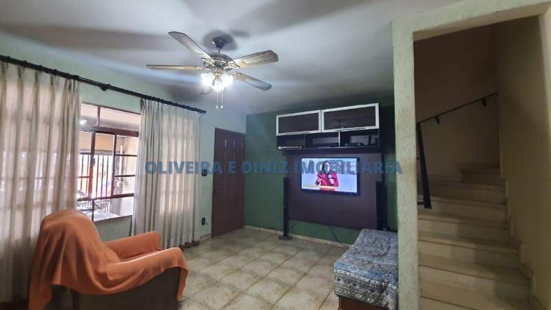 1136 - Sobrado em Osasco KM 18 muito bem localizado