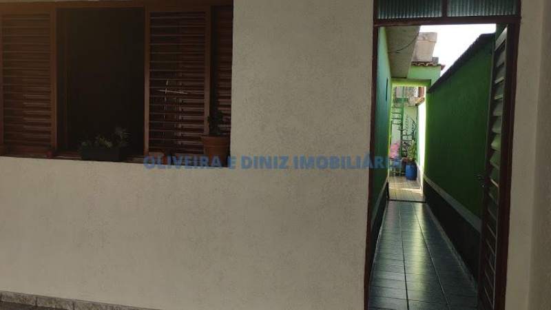 1122 - Casa com 2 Dormitorios, 1 Suite, 1 Banheiro,4 Vagas