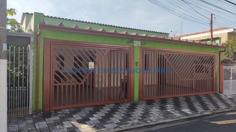 1122 - Casa com 2 Dormitorios, 1 Suite, 1 Banheiro,4 Vagas