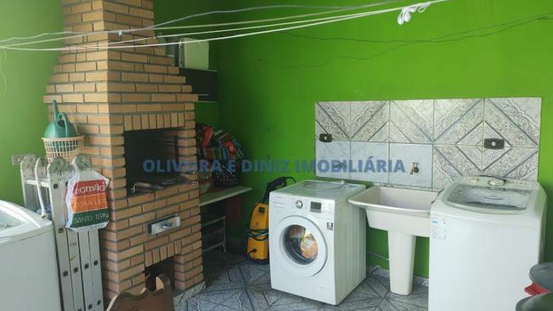 1122 - Casa com 2 Dormitorios, 1 Suite, 1 Banheiro,4 Vagas