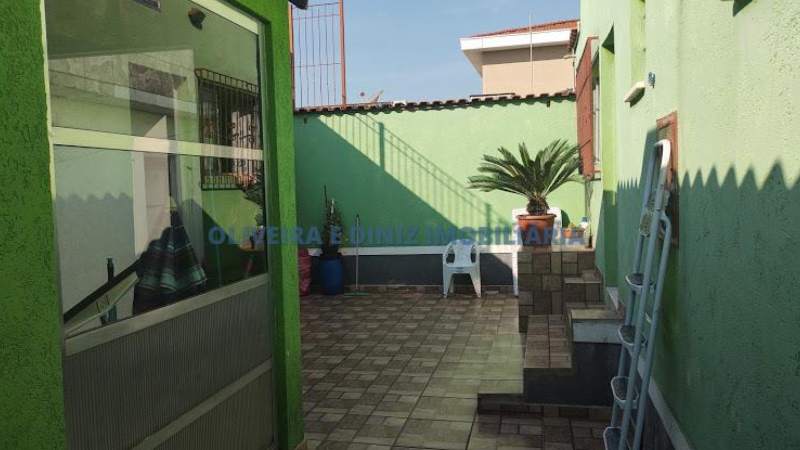 1122 - Casa com 2 Dormitorios, 1 Suite, 1 Banheiro,4 Vagas