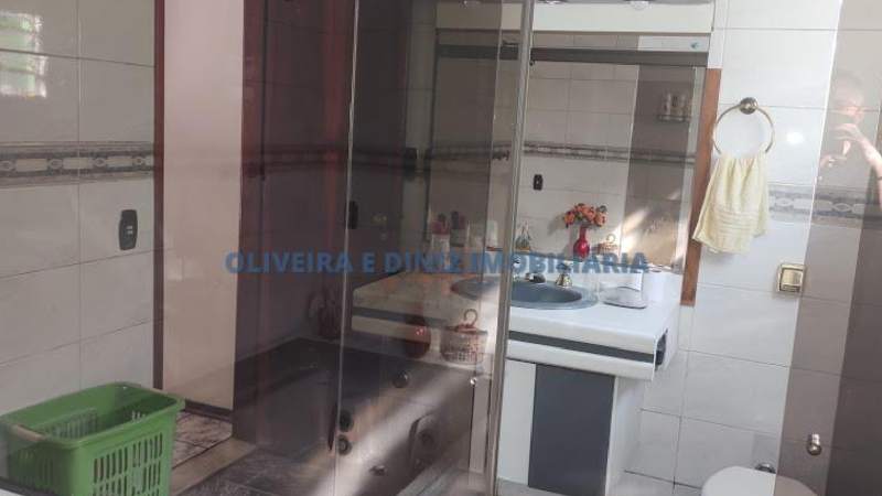 1122 - Casa com 2 Dormitorios, 1 Suite, 1 Banheiro,4 Vagas