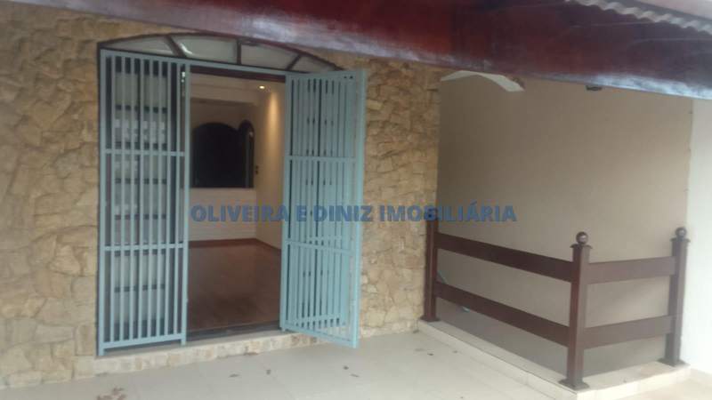 2261 - Sobrado em Osasco, bairro Jardim das Flores, espaçoso