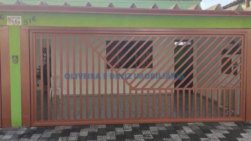 1122 - Casa com 2 Dormitorios, 1 Suite, 1 Banheiro,4 Vagas