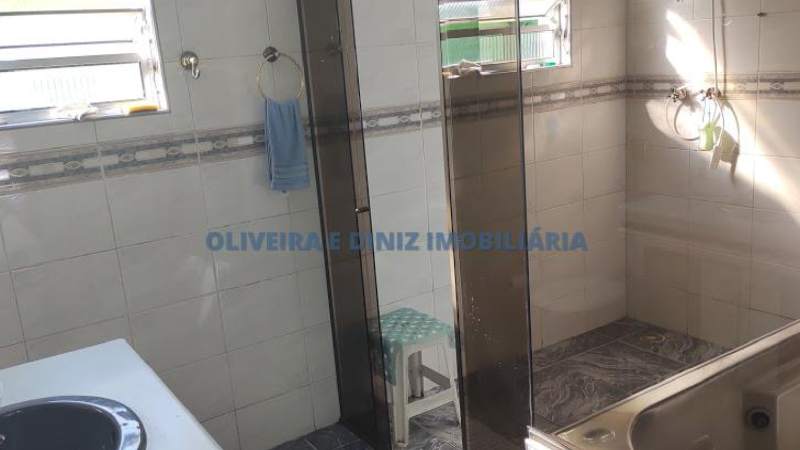 1122 - Casa com 2 Dormitorios, 1 Suite, 1 Banheiro,4 Vagas