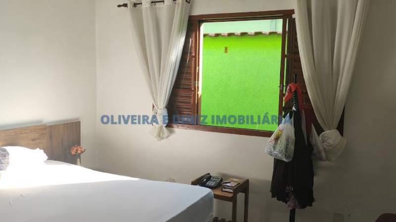 1122 - Casa com 2 Dormitorios, 1 Suite, 1 Banheiro,4 Vagas