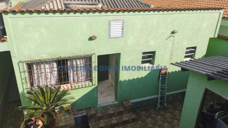 1122 - Casa com 2 Dormitorios, 1 Suite, 1 Banheiro,4 Vagas