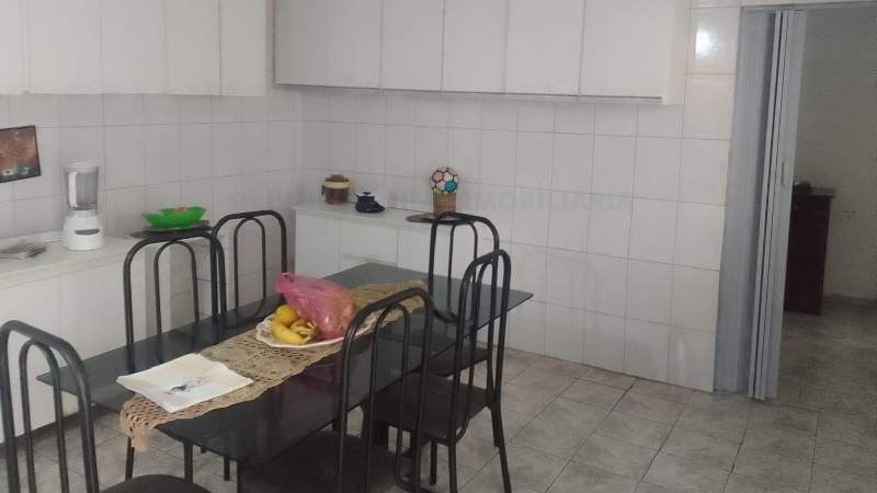 2381 Imóvel em Carapicuíba, são 2 casas independentes em terreno de 141,60m²