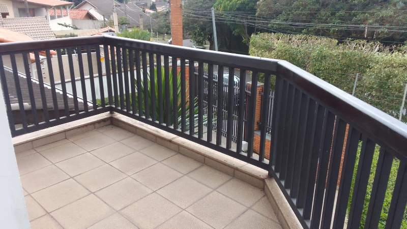 2380 Sobrado Exclusivo em Condomínio Fechado – Segurança