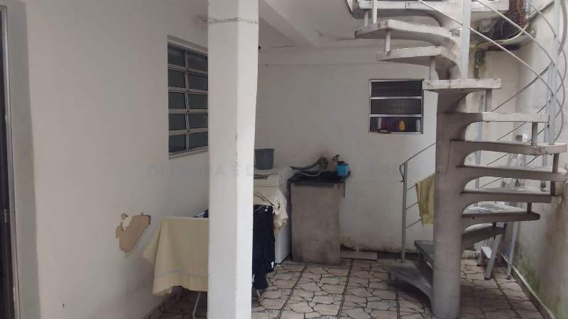 2381 Imóvel em Carapicuíba, são 2 casas independentes em terreno de 141,60m²