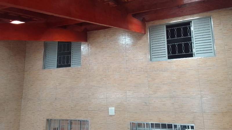 2381 Imóvel em Carapicuíba, são 2 casas independentes em terreno de 141,60m²