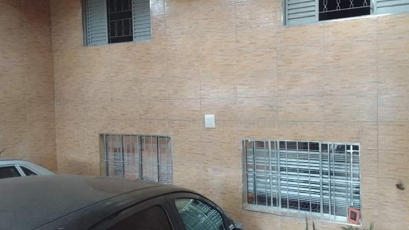 2381 Imóvel em Carapicuíba, são 2 casas independentes em terreno de 141,60m²