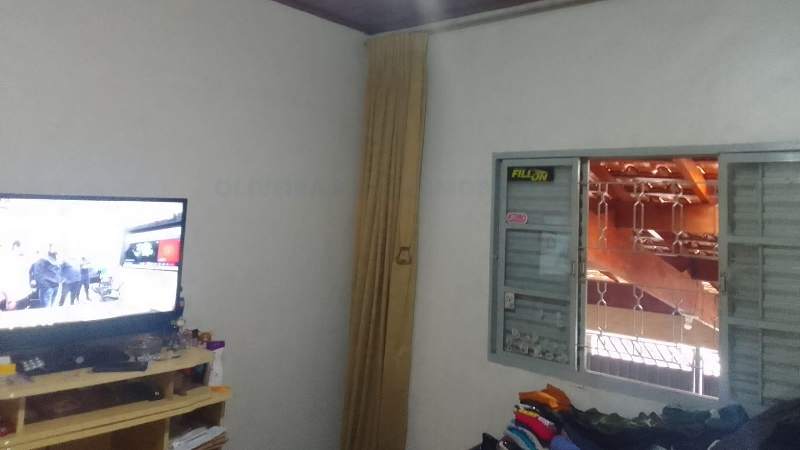 2381 Imóvel em Carapicuíba, são 2 casas independentes em terreno de 141,60m²