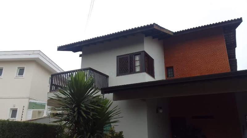 2380 Sobrado Exclusivo em Condomínio Fechado – Segurança