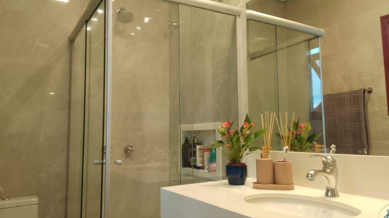 2380 Sobrado Exclusivo em Condomínio Fechado – Segurança