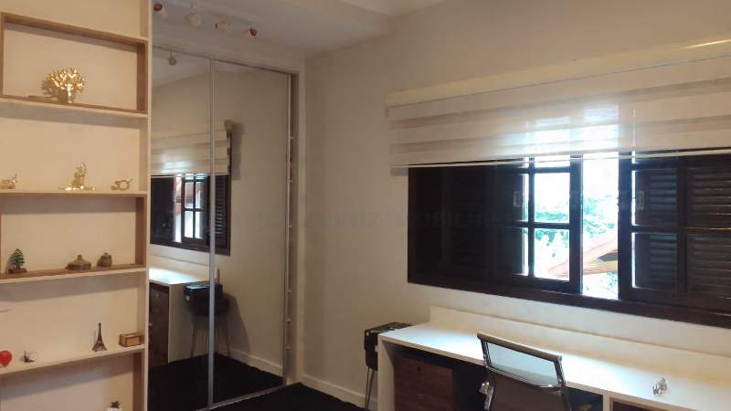 2380 Sobrado Exclusivo em Condomínio Fechado – Segurança