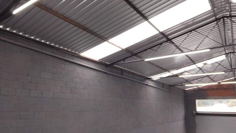 2387 Galpão comercial novo, para locação, no bairro Km 18