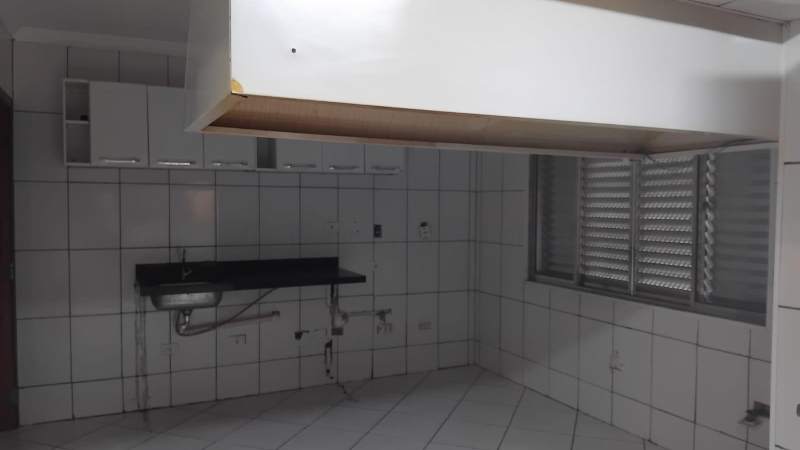 2383 Salão comercial para locação, no bairro Km 18, em Osasco