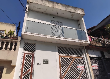 2386 Terreno com 3 casa construídas, 250m², em Osasco