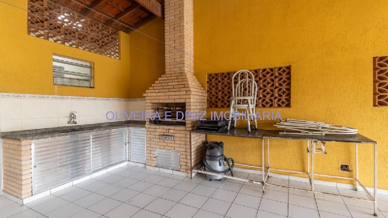 2447 Sobrado a venda no bairro Três Montanhas,Osasco, 225m²